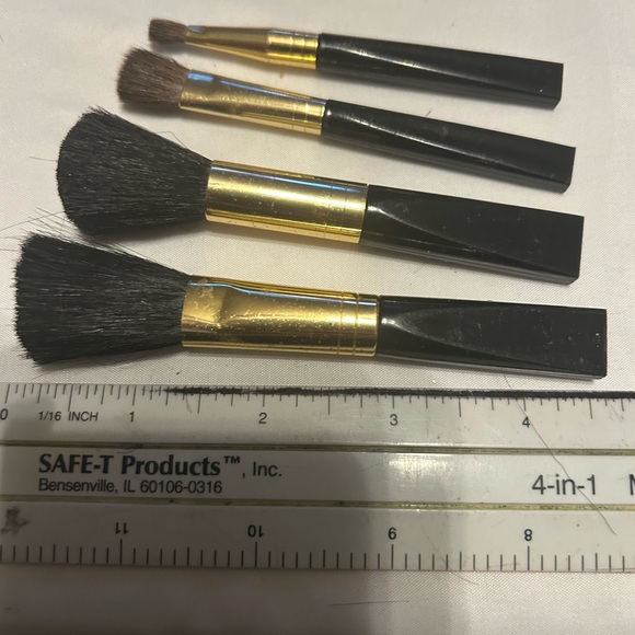 Cosmetic Makeup Brush Set of 4 Assorted Size Black Handles W/gold New See Size - Picture 7 of 11